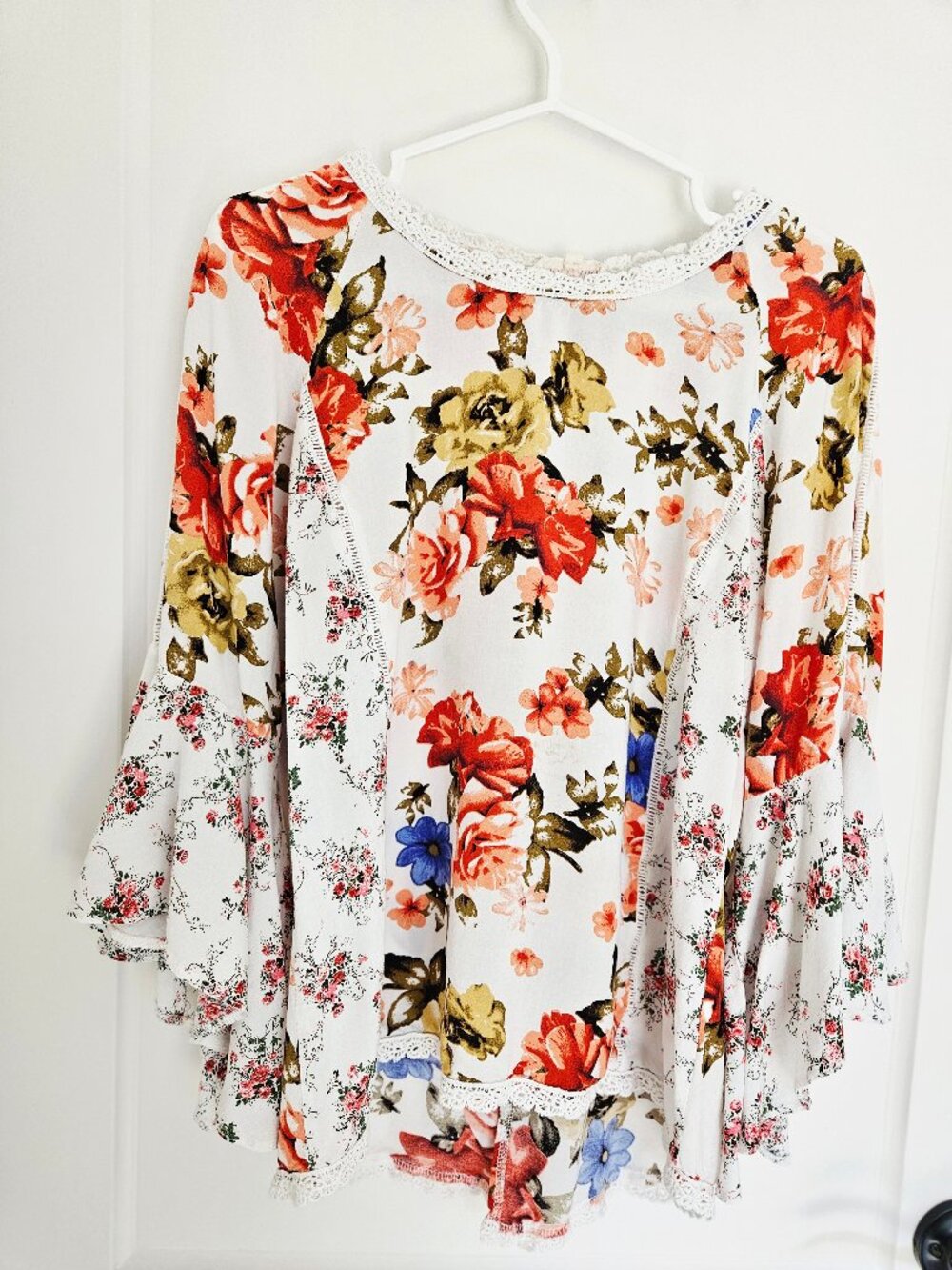 Solitaire Women's Boho Floral Tunic Blouse Bell Sleeves Size M